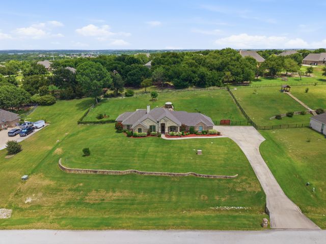 10224 Mustang Wells Drive, Fort Worth, TX 76126