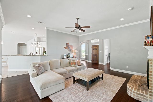 10224 Mustang Wells Drive, Fort Worth, TX 76126