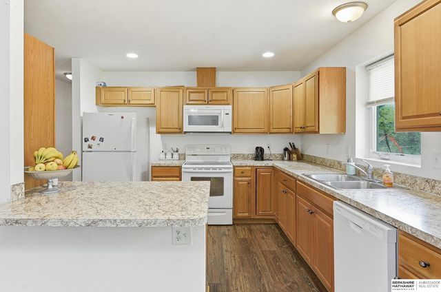 13956 Hickory Circle, Omaha, NE 68144