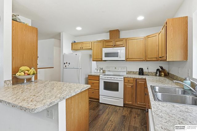 13956 Hickory Circle, Omaha, NE 68144