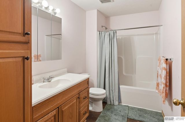 13956 Hickory Circle, Omaha, NE 68144