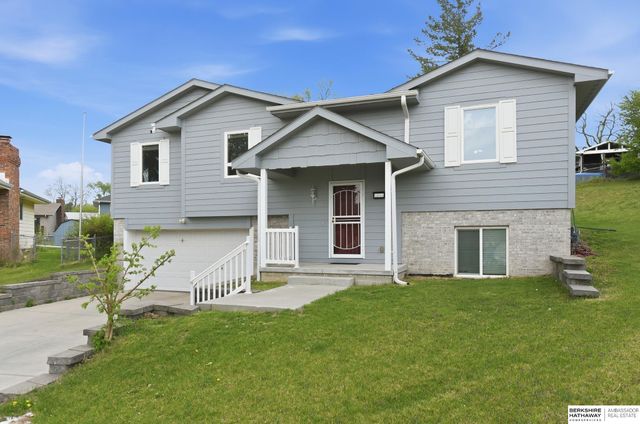 13956 Hickory Circle, Omaha, NE 68144
