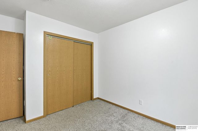13956 Hickory Circle, Omaha, NE 68144