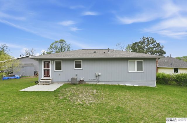 13956 Hickory Circle, Omaha, NE 68144