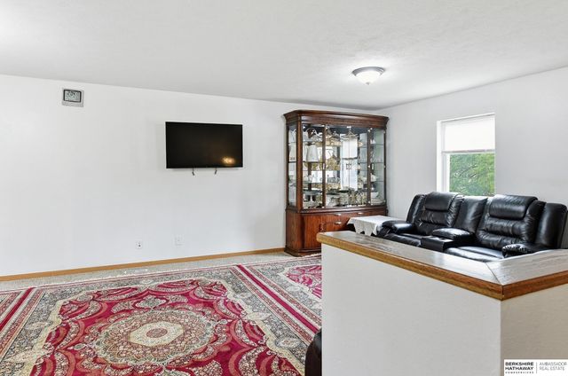 13956 Hickory Circle, Omaha, NE 68144