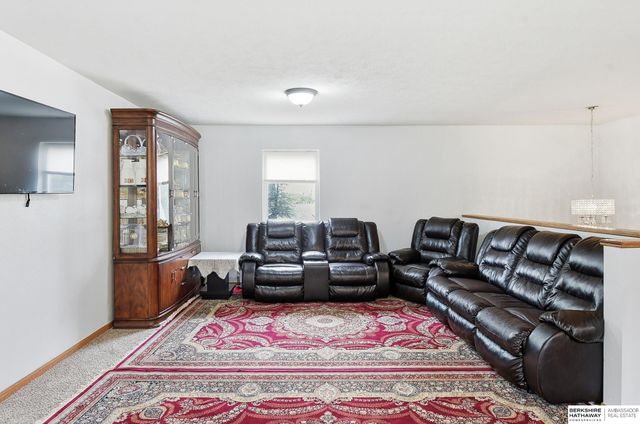 13956 Hickory Circle, Omaha, NE 68144
