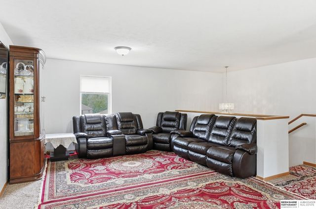 13956 Hickory Circle, Omaha, NE 68144