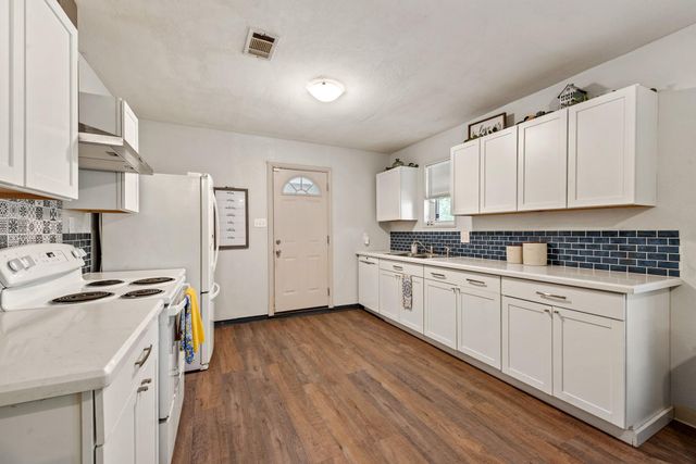 2325 Wilkes Street, Bryan, TX 77803