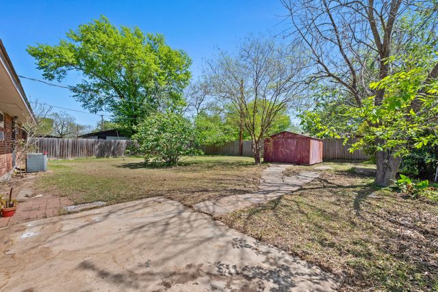 2325 Wilkes Street, Bryan, TX 77803