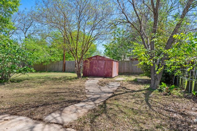 2325 Wilkes Street, Bryan, TX 77803