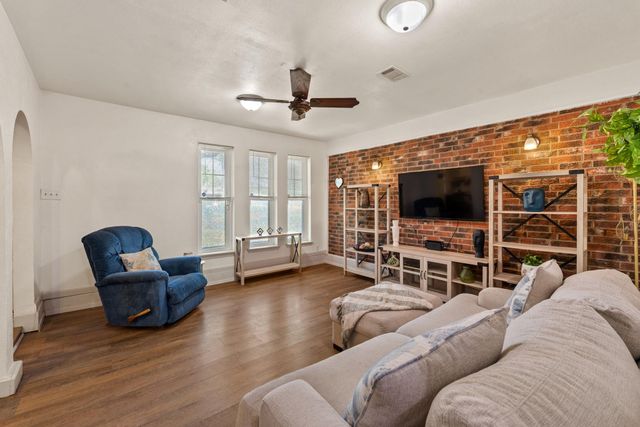 2325 Wilkes Street, Bryan, TX 77803