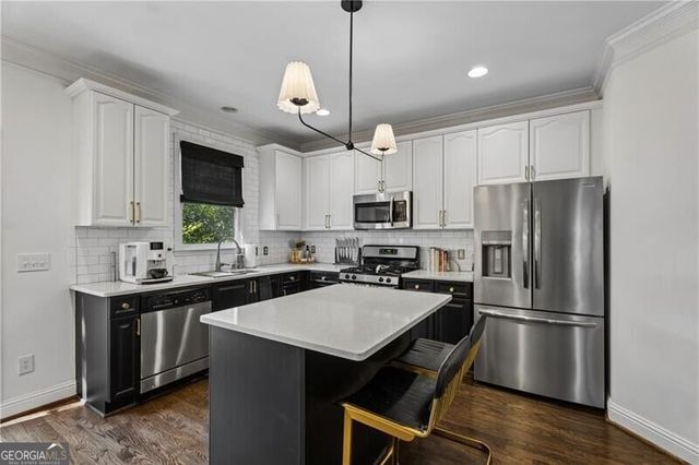 1572 Gilstrap Lane NW, Atlanta, GA 30318