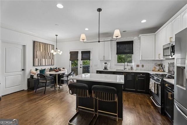 1572 Gilstrap Lane NW, Atlanta, GA 30318