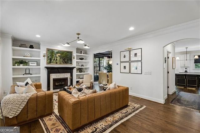 1572 Gilstrap Lane NW, Atlanta, GA 30318