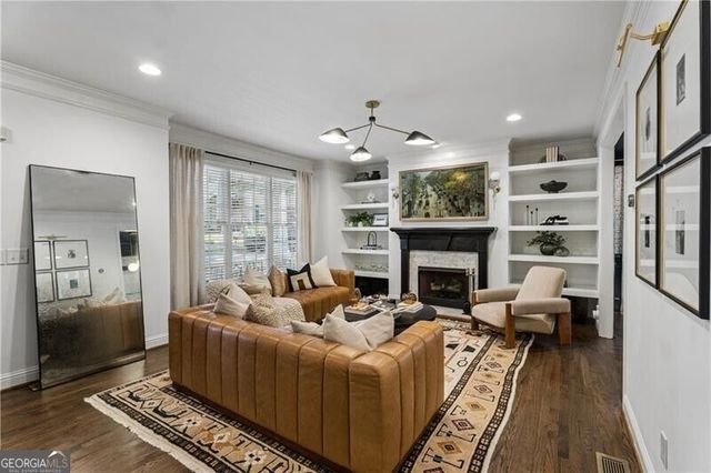 1572 Gilstrap Lane NW, Atlanta, GA 30318