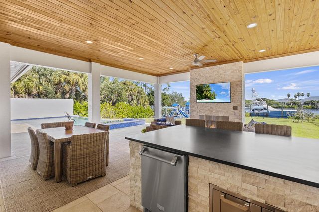 2821 SE North Lookout Boulevard, Port St. Lucie, FL 34984