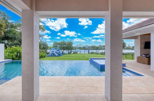 2821 SE North Lookout Boulevard, Port St. Lucie, FL 34984
