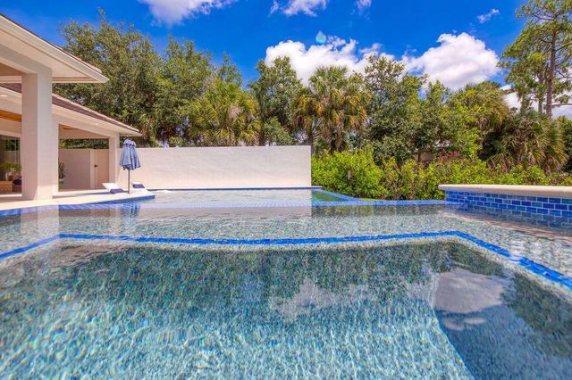 2821 SE North Lookout Boulevard, Port St. Lucie, FL 34984