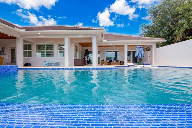 2821 SE North Lookout Boulevard, Port St. Lucie, FL 34984
