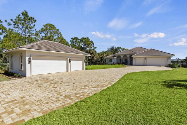 2821 SE North Lookout Boulevard, Port St. Lucie, FL 34984
