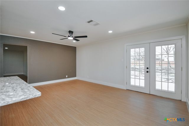 502 Berwick Street, Victoria, TX 77904