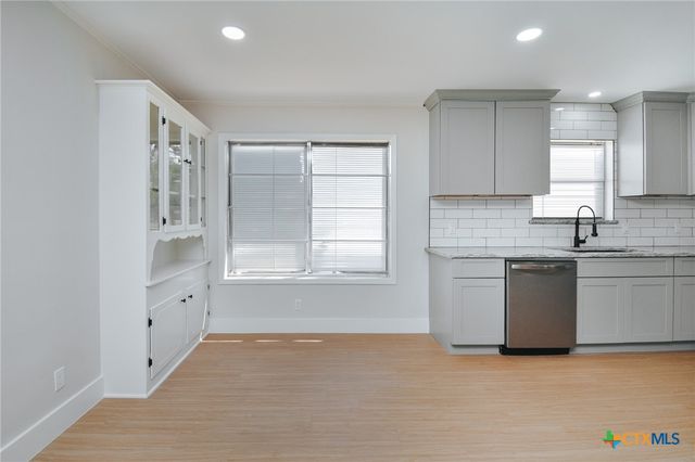 502 Berwick Street, Victoria, TX 77904