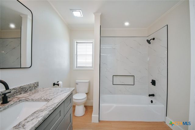 502 Berwick Street, Victoria, TX 77904