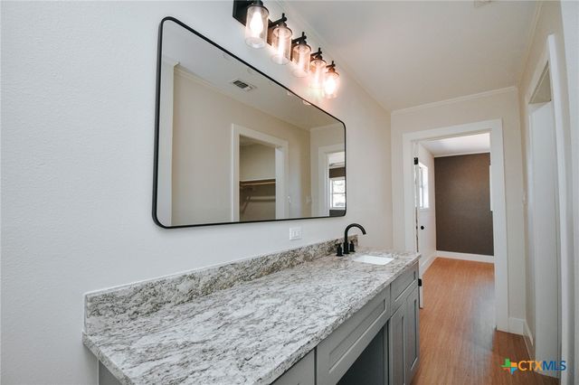 502 Berwick Street, Victoria, TX 77904