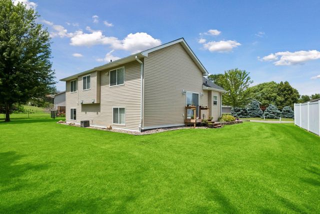 17532 Freeport Way, Farmington, MN 55024