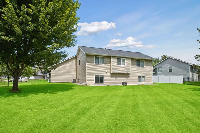 17532 Freeport Way, Farmington, MN 55024