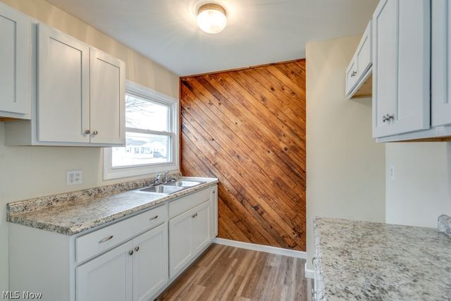 1203 Sarlson Avenue, Akron, OH 44314