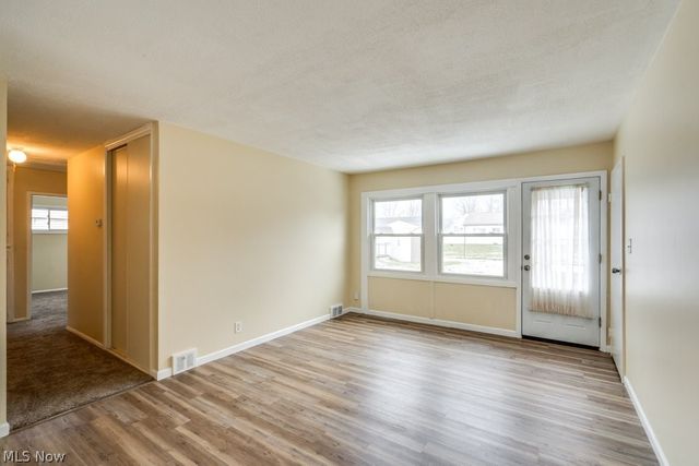 1203 Sarlson Avenue, Akron, OH 44314