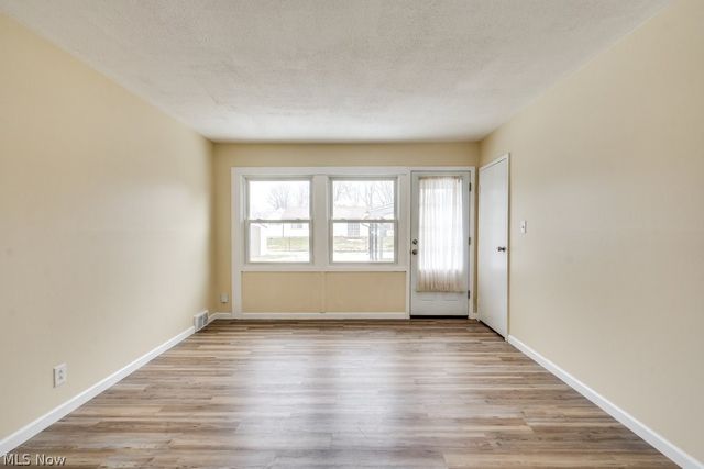 1203 Sarlson Avenue, Akron, OH 44314