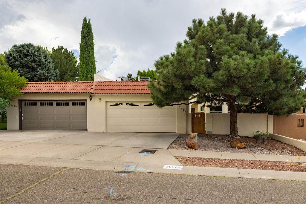 10208 ADMIRAL HALSEY Drive NE, Albuquerque, NM 87111