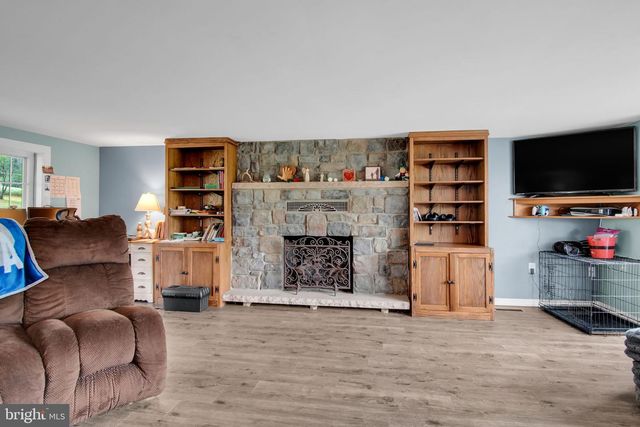 2067 BACK RD, Halifax, PA 17032