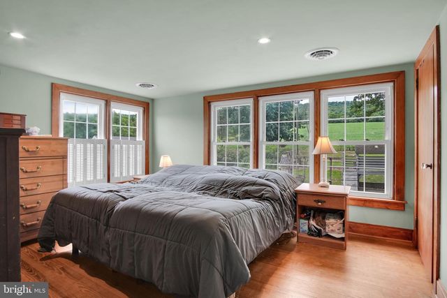 2067 BACK RD, Halifax, PA 17032