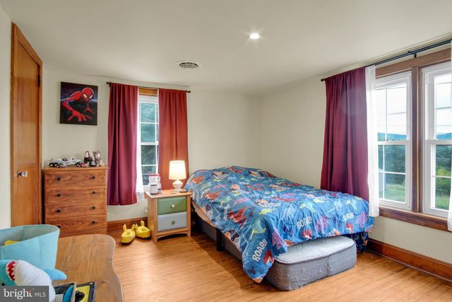 2067 BACK RD, Halifax, PA 17032