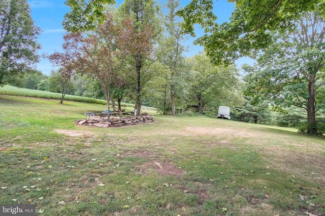 2067 BACK RD, Halifax, PA 17032