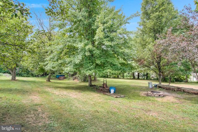 2067 BACK RD, Halifax, PA 17032
