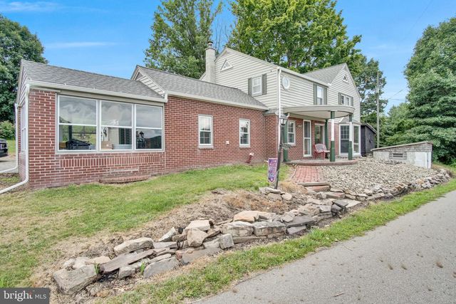 2067 BACK RD, Halifax, PA 17032