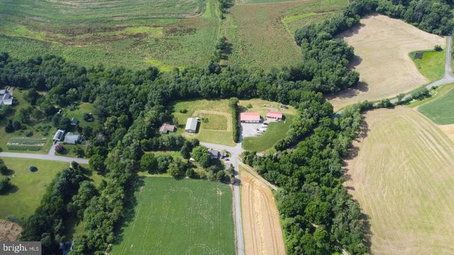 2067 BACK RD, Halifax, PA 17032