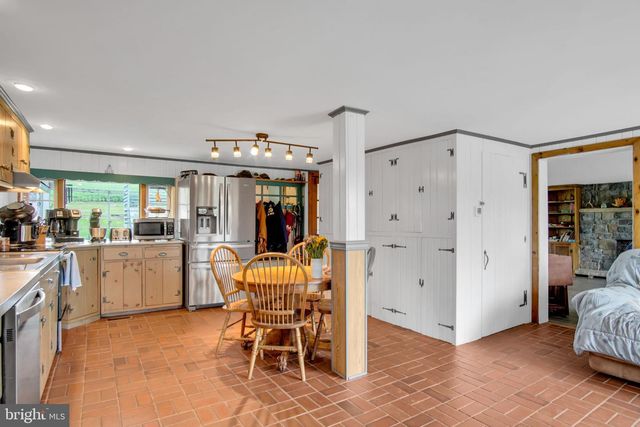 2067 BACK RD, Halifax, PA 17032