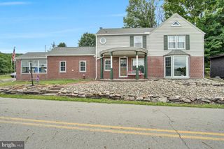 2067 BACK RD, Halifax, PA 17032