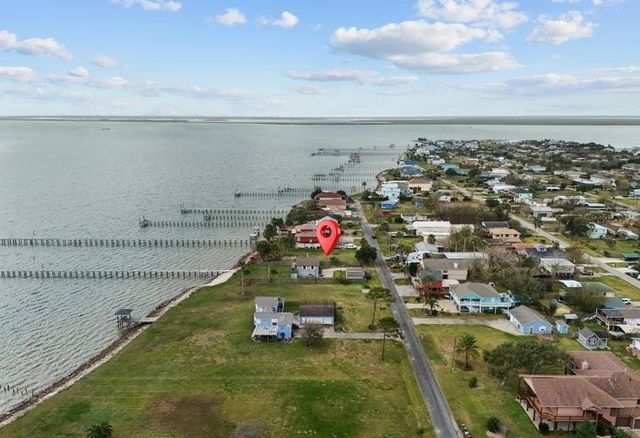 1035 6th Street, San Leon, TX 77539