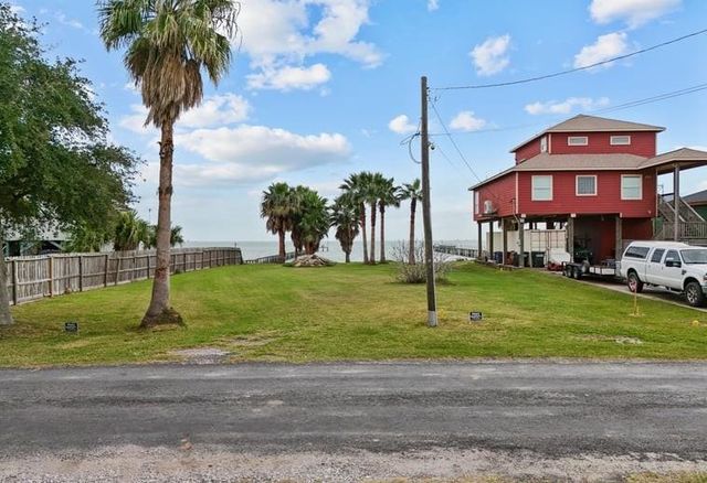 1035 6th Street, San Leon, TX 77539