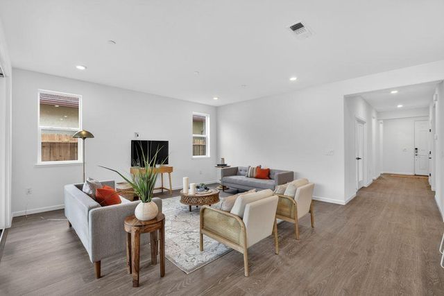 2103 Marlette Way, Lincoln, CA 95648