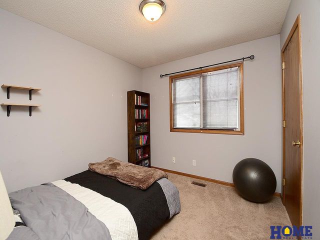 5241 S Bennington Place, Lincoln, NE 68516