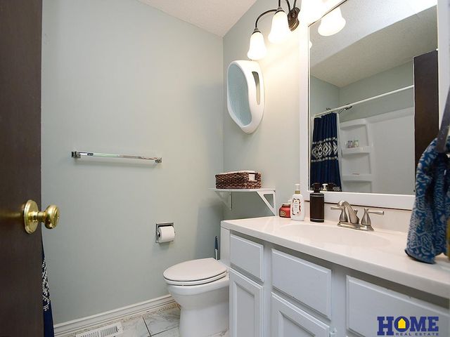 5241 S Bennington Place, Lincoln, NE 68516