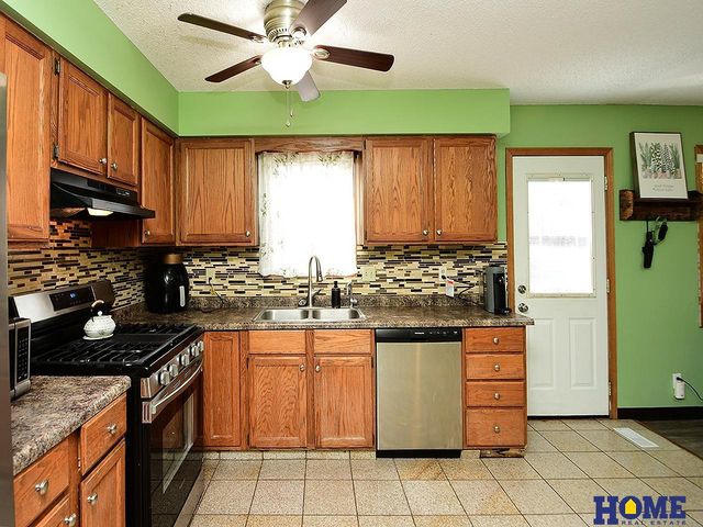 5241 S Bennington Place, Lincoln, NE 68516