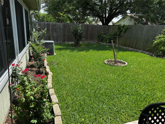 10119 Towne Mist Drive, Sugar Land, TX 77498